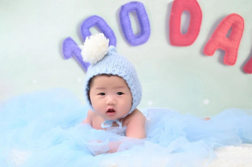 定州四个月宝宝会翻身